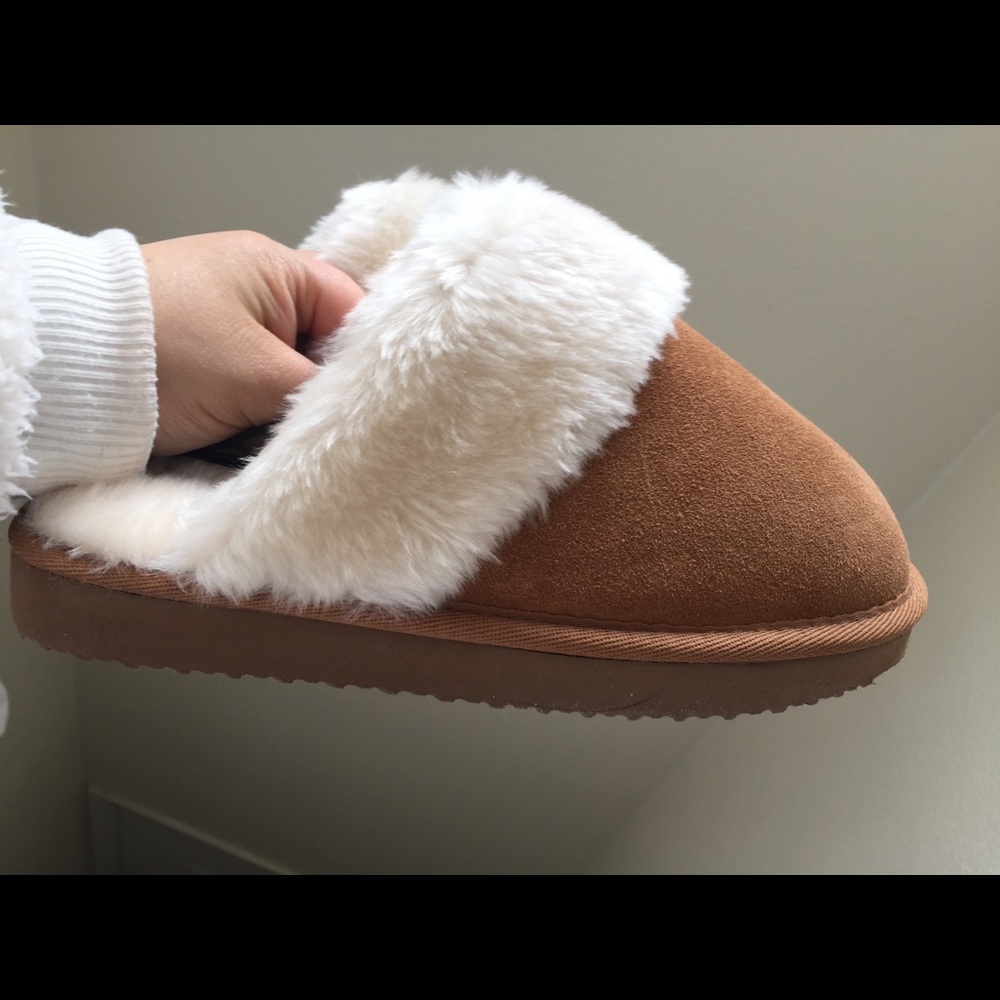 Faux fur slippers